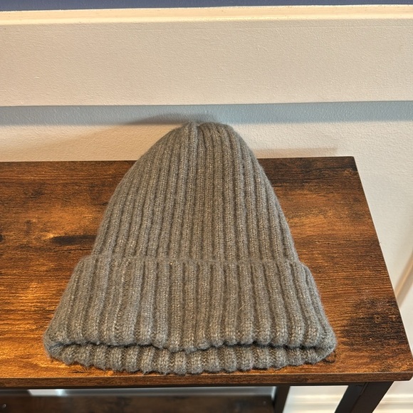 Unisex Soft Ribbed Cuff C.C Beanie HAT gray - Picture 2 of 6